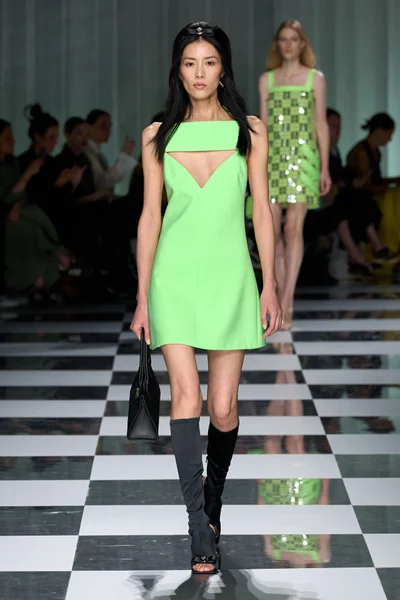 Look 49